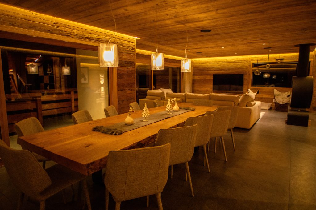 Salon chalet moderne nuit